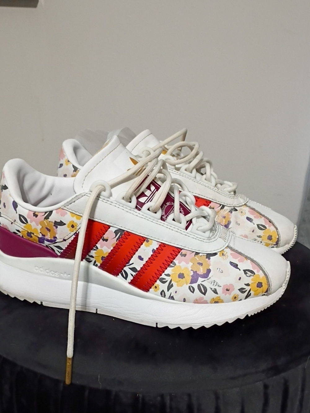 Adidas Sneakers - Picture 1 of 8